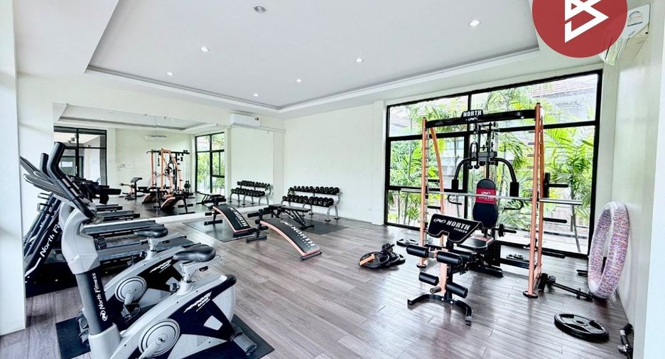 For sale 4 bedrooms house in Ban Bueng, Chonburi