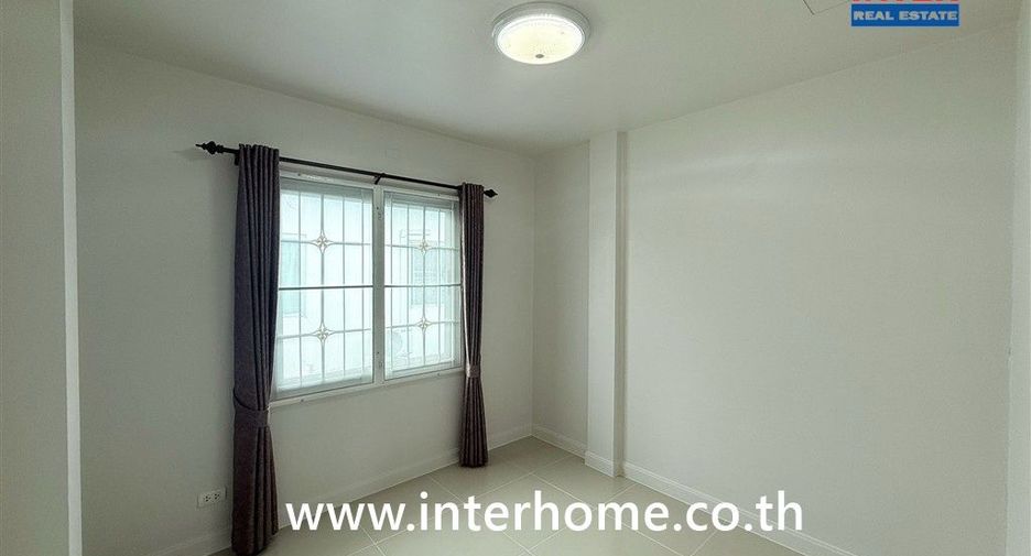Reihenhaus zum Kauf mit 3 Zimmer in Khlong Sam Wa, Bangkok