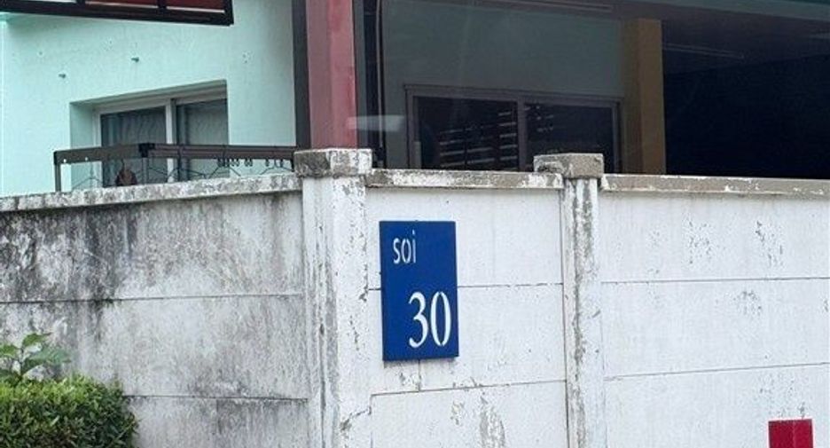 Reihenhaus zum Kauf mit 3 Zimmer in Khlong Sam Wa, Bangkok