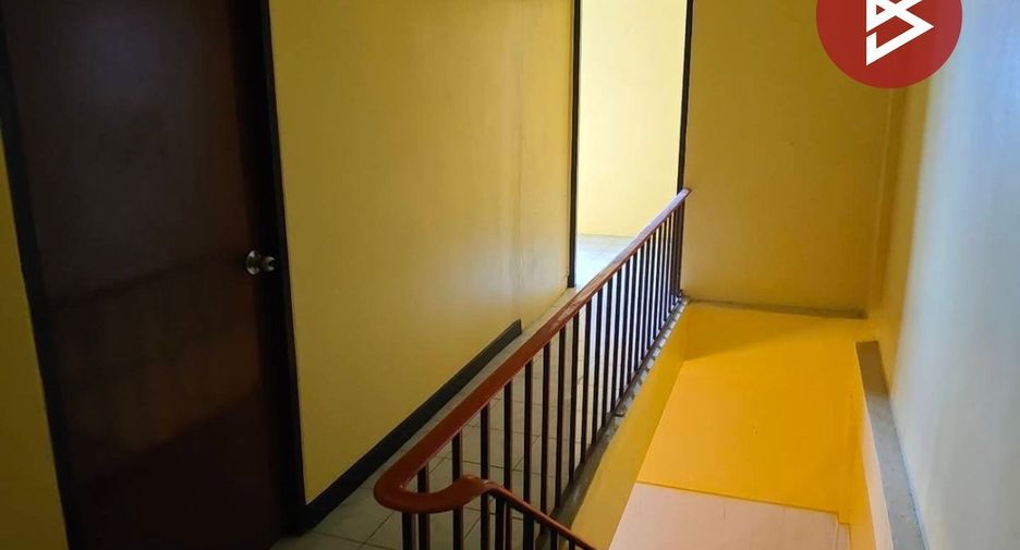 Casa adosada en venta de 4 habitaciones en Lam Luk Ka, Pathum Thani