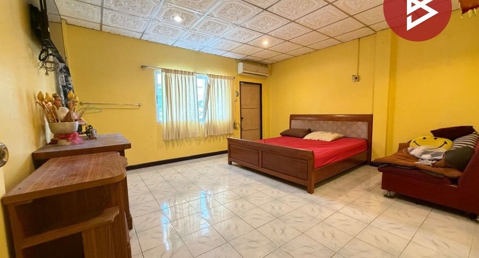 Casa adosada en venta de 4 habitaciones en Lam Luk Ka, Pathum Thani