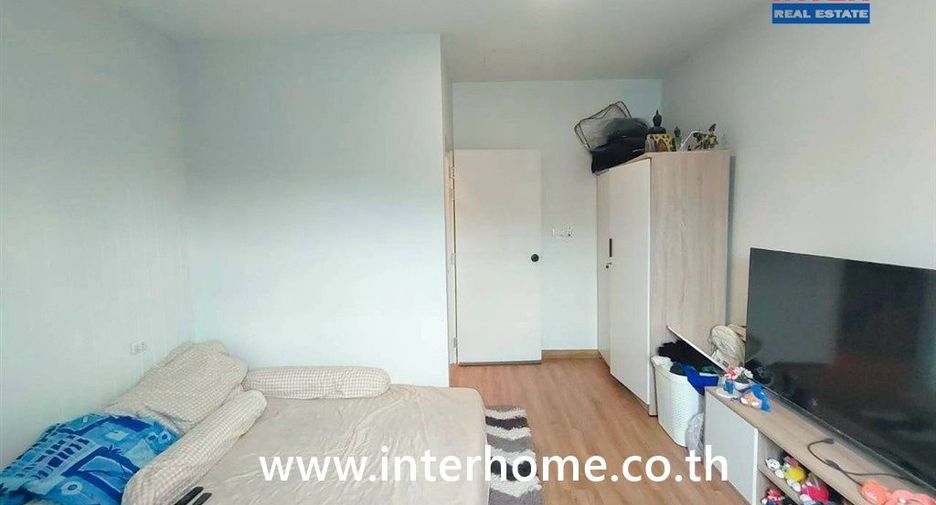 Casa adosada en venta de 2 habitaciones en Lat Phrao, Bangkok