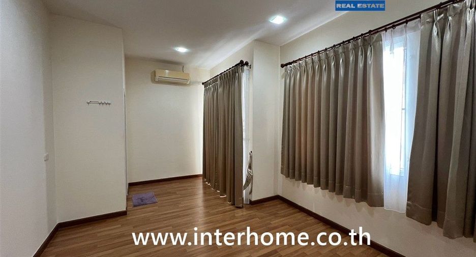 Reihenhaus zum Kauf mit 4 Zimmer in Pak Kret, Nonthaburi
