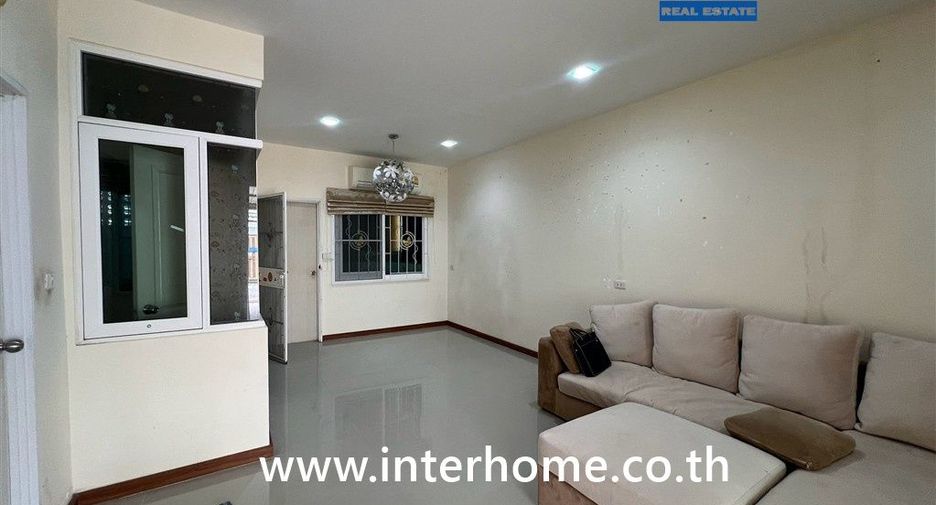 Reihenhaus zum Kauf mit 4 Zimmer in Pak Kret, Nonthaburi