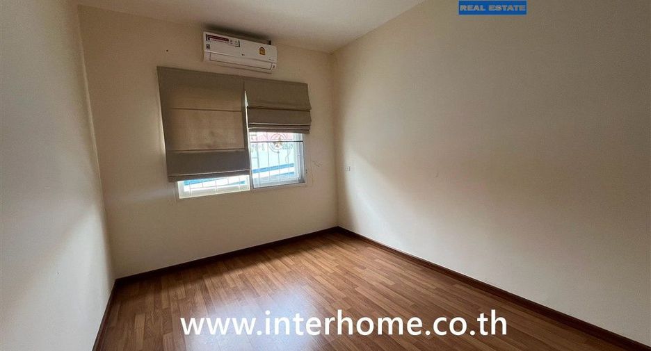 Reihenhaus zum Kauf mit 4 Zimmer in Pak Kret, Nonthaburi