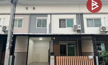 For sale 3 bedrooms townhouse in Mueang Samut Prakan, Samut Prakan