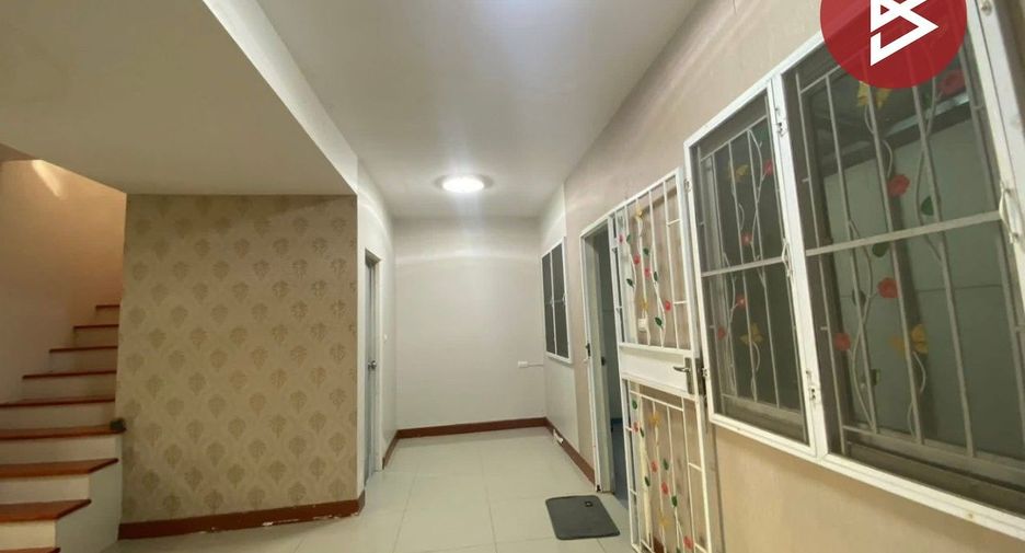 For sale 3 bedrooms townhouse in Mueang Samut Prakan, Samut Prakan