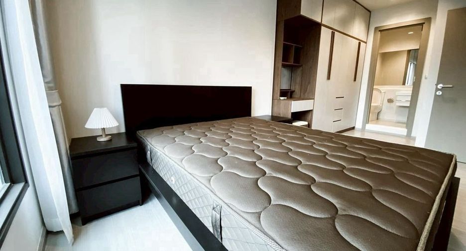 For rent 2 bedrooms condo in Huai Khwang, Bangkok