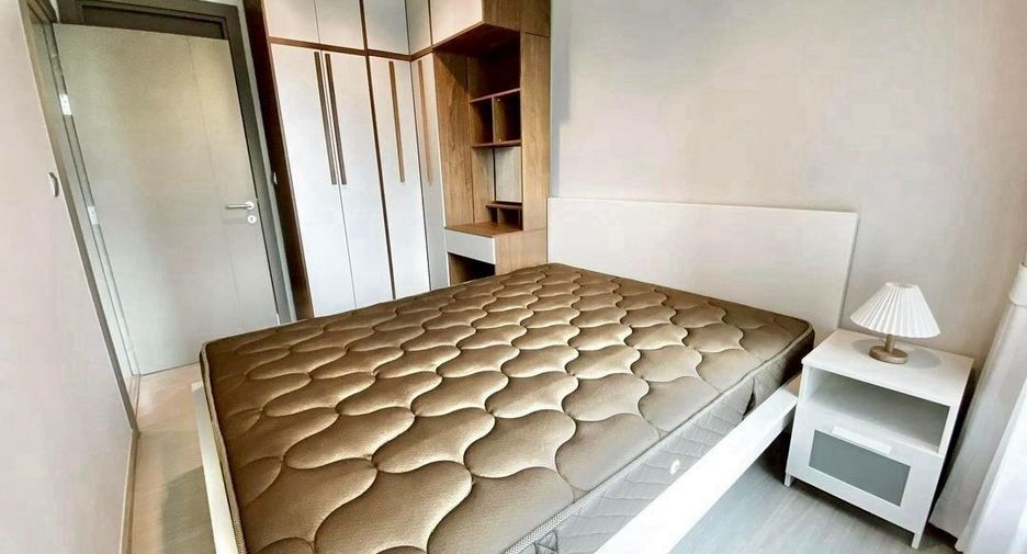 For rent 2 bedrooms condo in Huai Khwang, Bangkok
