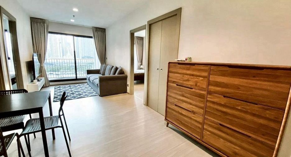 For rent 2 bedrooms condo in Huai Khwang, Bangkok
