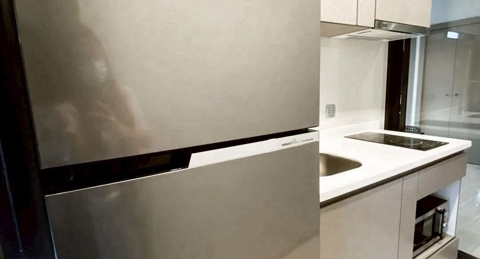 For rent 2 bedrooms condo in Huai Khwang, Bangkok