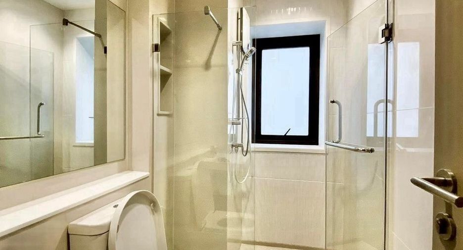 For rent 2 bedrooms condo in Huai Khwang, Bangkok