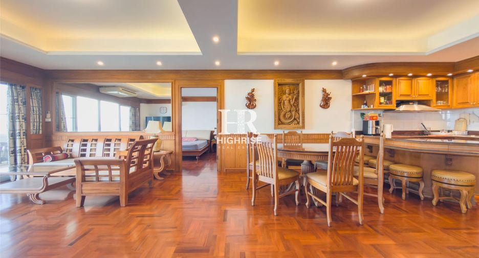 For sale 3 bedrooms condo in Bang Lamung, Chonburi