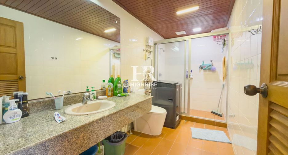 For sale 3 bedrooms condo in Bang Lamung, Chonburi