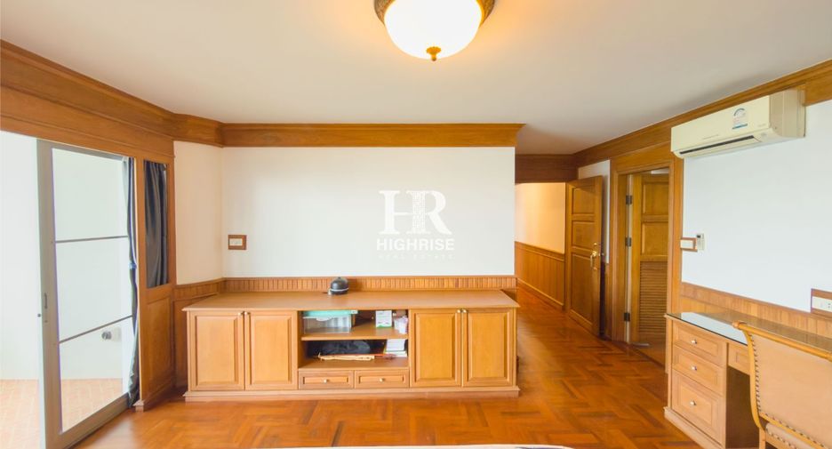 For sale 3 bedrooms condo in Bang Lamung, Chonburi