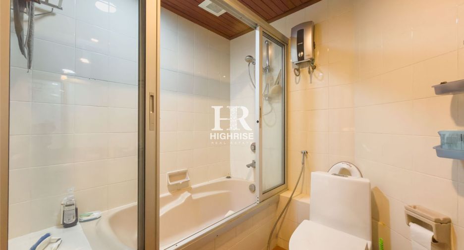 For sale 3 bedrooms condo in Bang Lamung, Chonburi