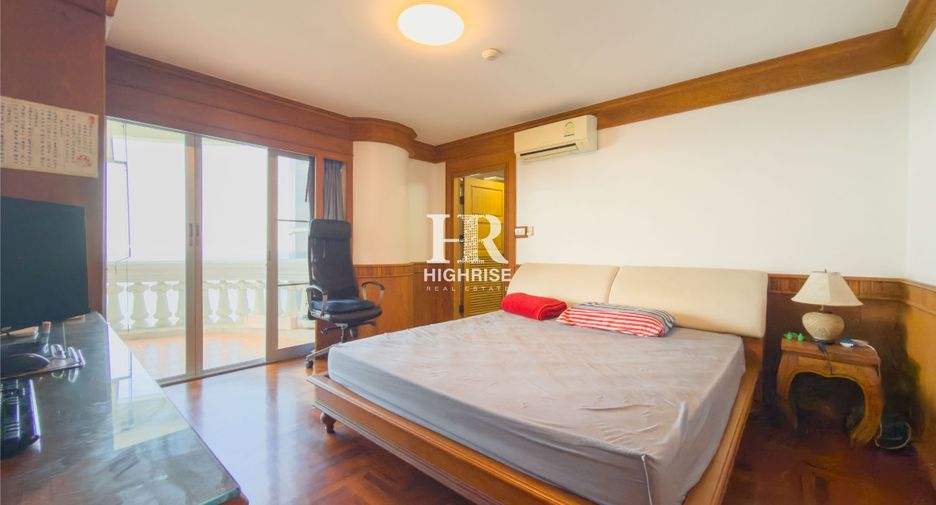 For sale 3 bedrooms condo in Bang Lamung, Chonburi
