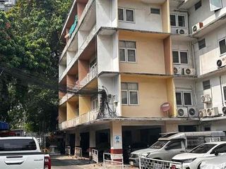 For sale 50 bedrooms apartment in Watthana, Bangkok