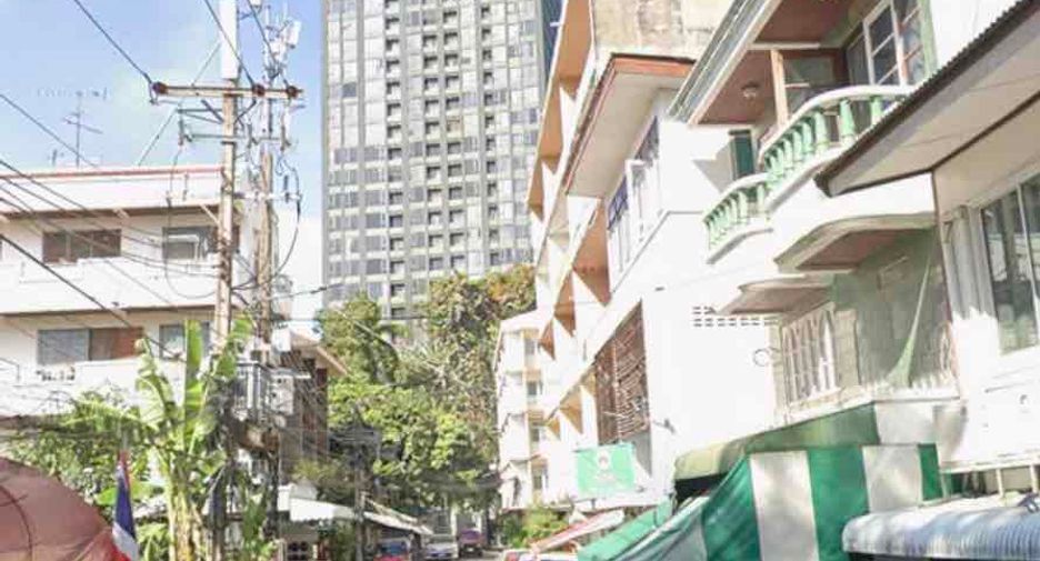 For sale 50 bedrooms apartment in Watthana, Bangkok