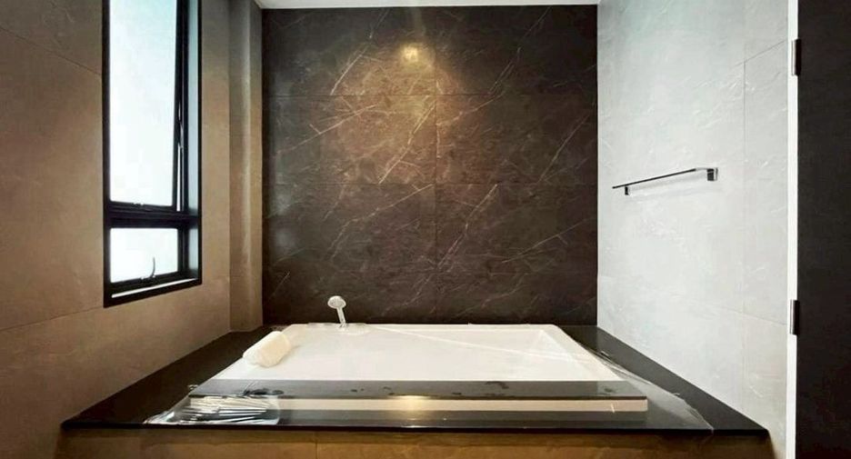 Haus zur Miete und zum Kauf mit 4 Zimmer in Suan Luang, Bangkok