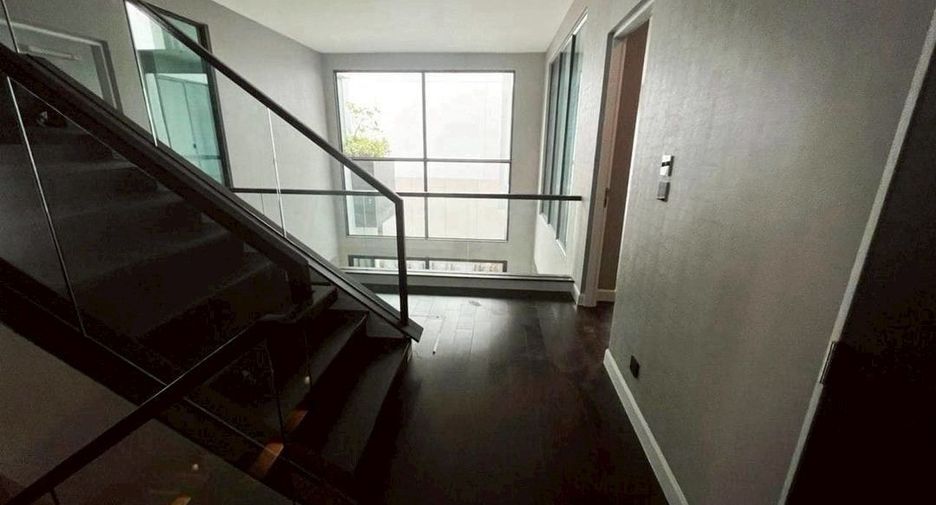 Haus zur Miete und zum Kauf mit 4 Zimmer in Suan Luang, Bangkok