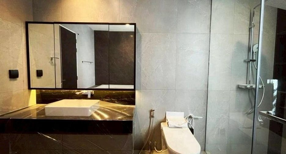 Haus zur Miete und zum Kauf mit 4 Zimmer in Suan Luang, Bangkok
