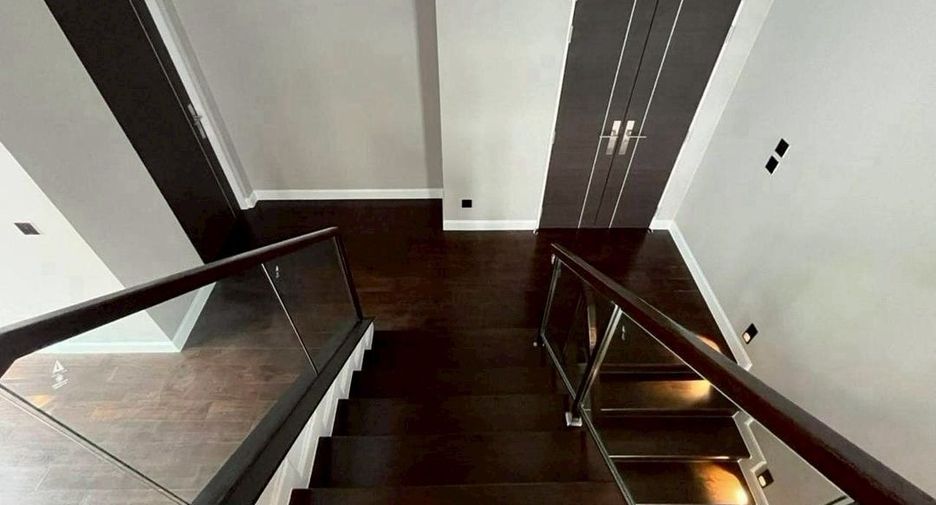 Haus zur Miete und zum Kauf mit 4 Zimmer in Suan Luang, Bangkok