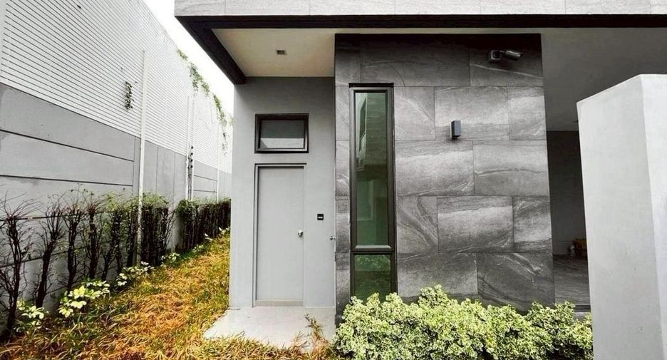 Haus zur Miete und zum Kauf mit 4 Zimmer in Suan Luang, Bangkok