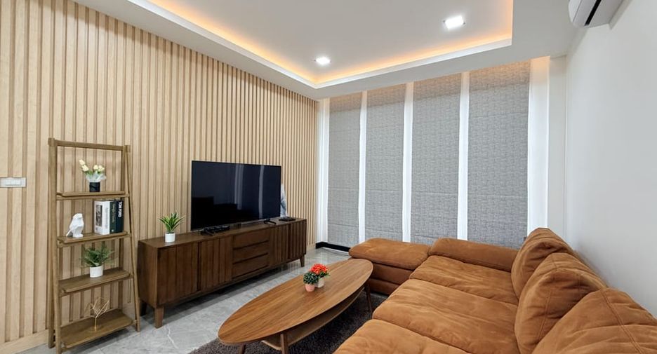 À louer 3 chambres villa à Bang Lamung, Chonburi