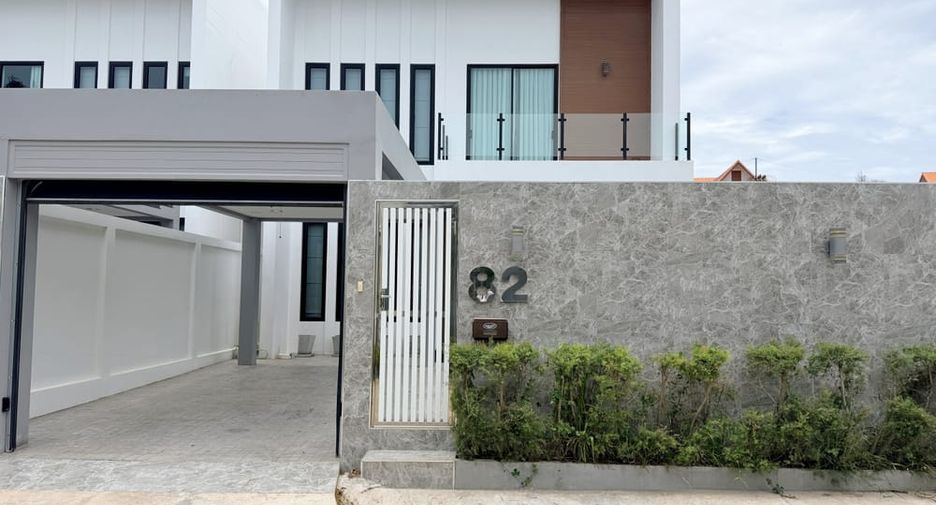À louer 3 chambres villa à Bang Lamung, Chonburi