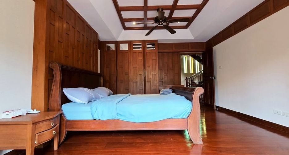 For rent and for sale 4 bedrooms villa in Jomtien, Pattaya