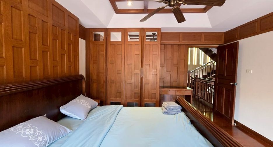 For rent and for sale 4 bedrooms villa in Jomtien, Pattaya