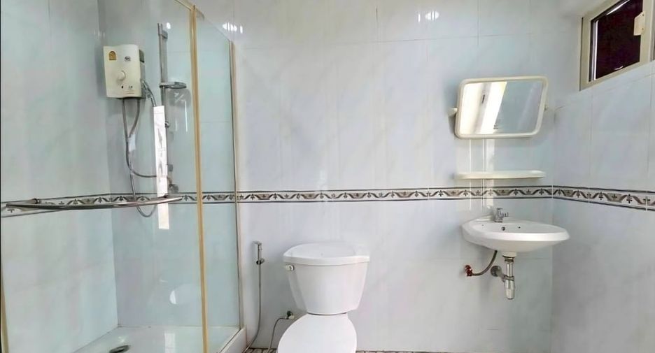 For rent 4 bedrooms house in Bang Lamung, Chonburi