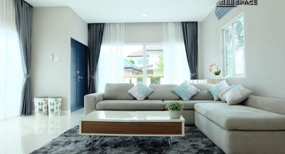 For rent 3 bedrooms villa in Bang Lamung, Chonburi