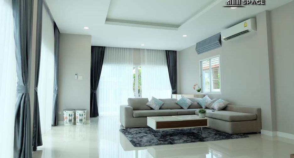 For rent 3 bedrooms villa in Bang Lamung, Chonburi