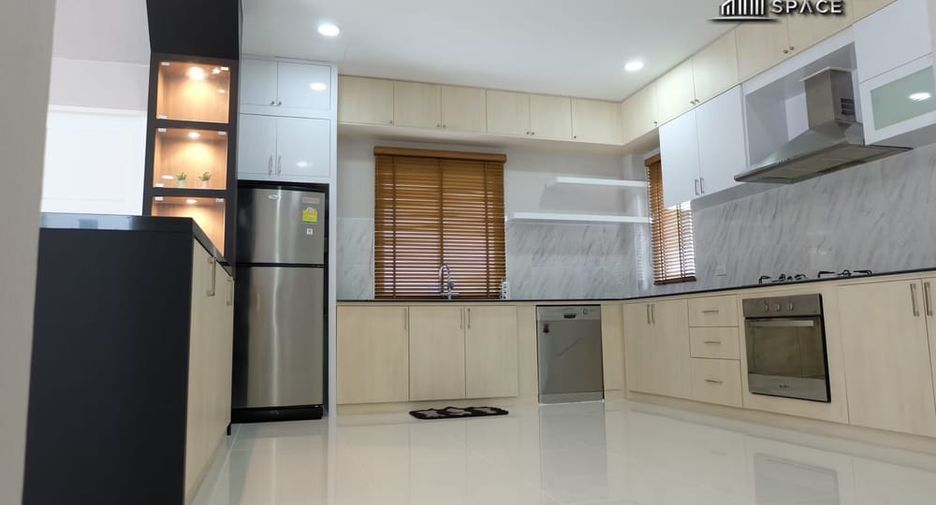 For rent 3 bedrooms villa in Bang Lamung, Chonburi