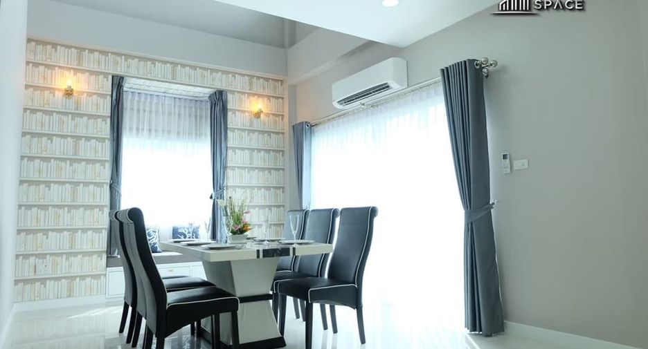 For rent 3 bedrooms villa in Bang Lamung, Chonburi
