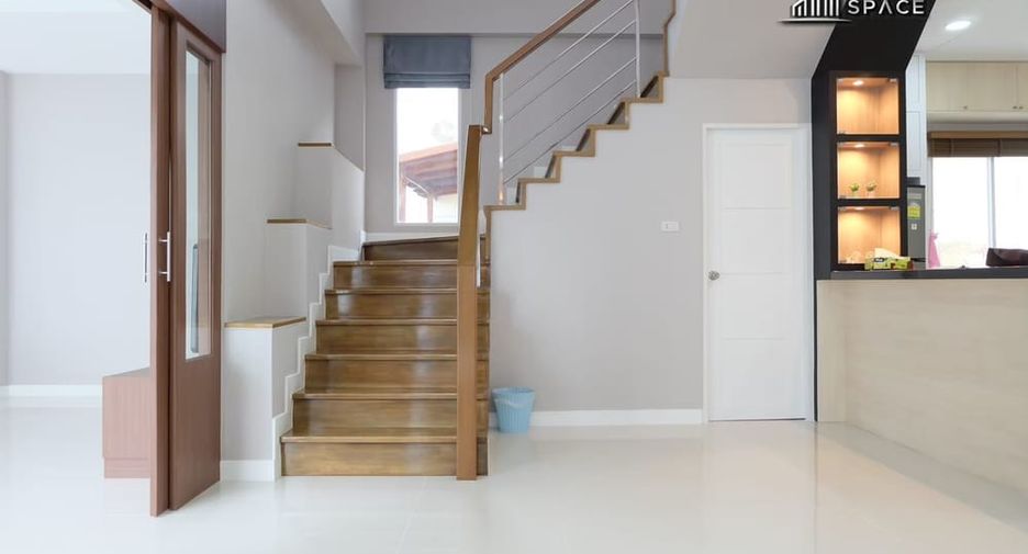 For rent 3 bedrooms villa in Bang Lamung, Chonburi