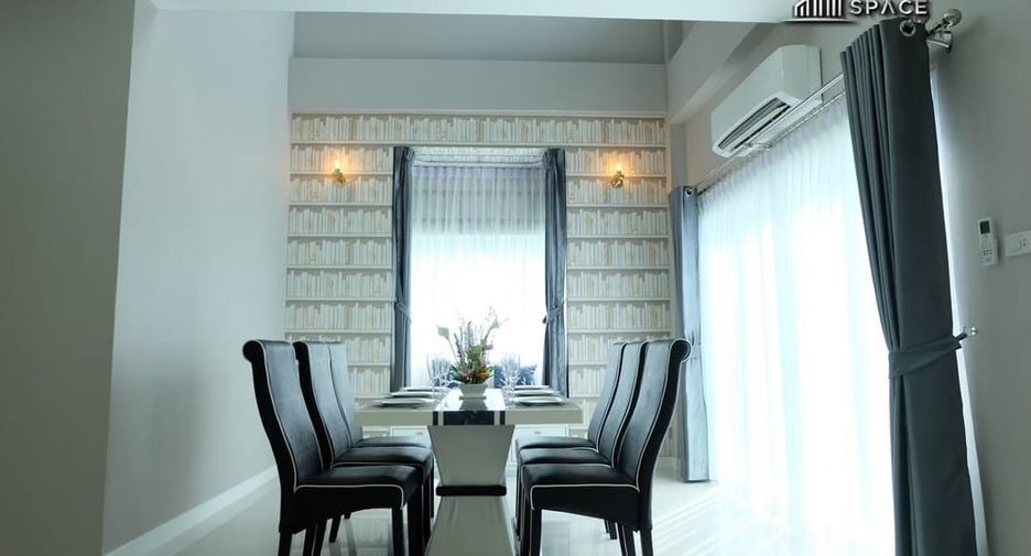 For rent 3 bedrooms villa in Bang Lamung, Chonburi