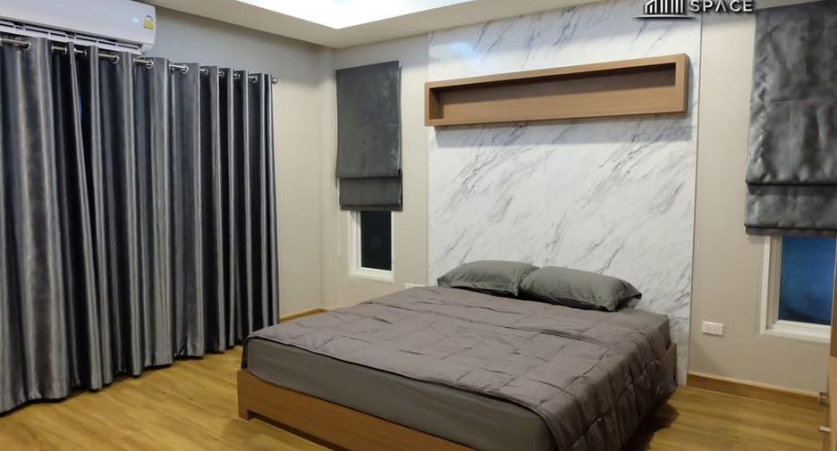 For rent 3 bedrooms villa in Bang Lamung, Chonburi