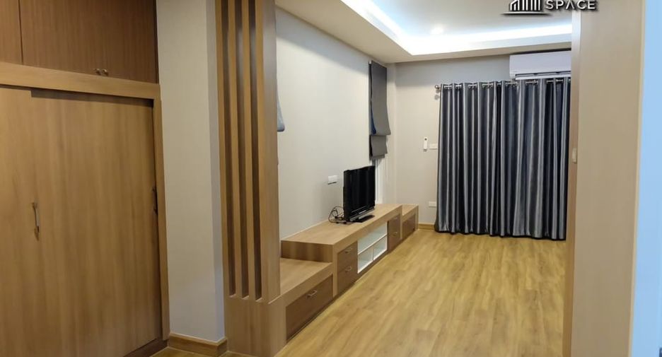 For rent 3 bedrooms villa in Bang Lamung, Chonburi