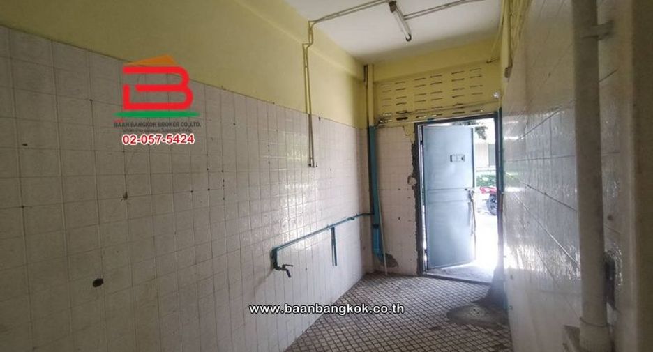 Local comercial en alquiler y en venta de 4 habitaciones en Dusit, Bangkok