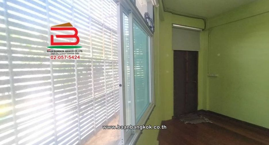 Local comercial en alquiler y en venta de 4 habitaciones en Dusit, Bangkok