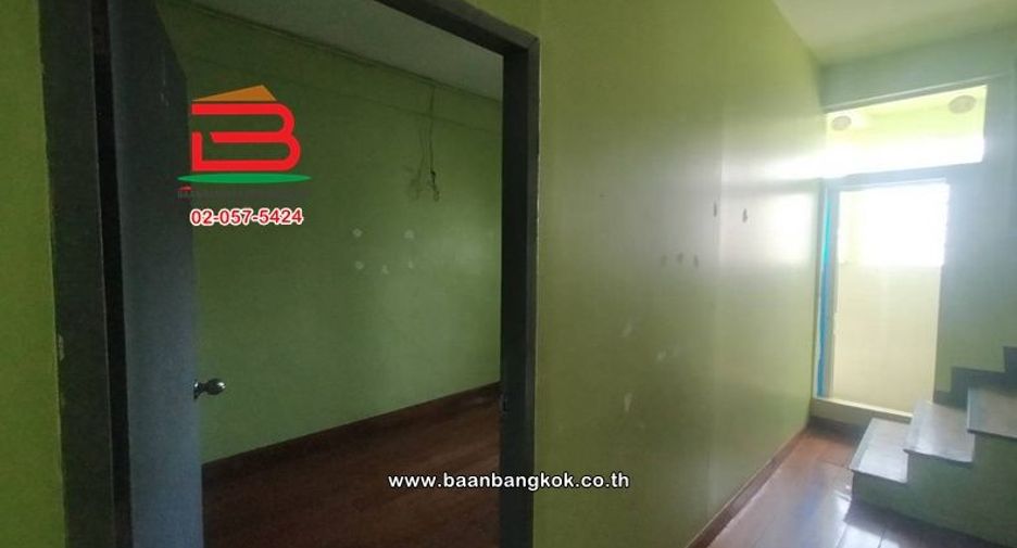Local comercial en alquiler y en venta de 4 habitaciones en Dusit, Bangkok
