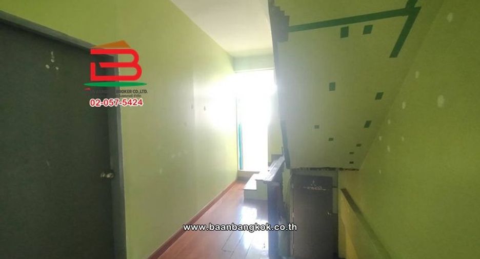 Local comercial en alquiler y en venta de 4 habitaciones en Dusit, Bangkok