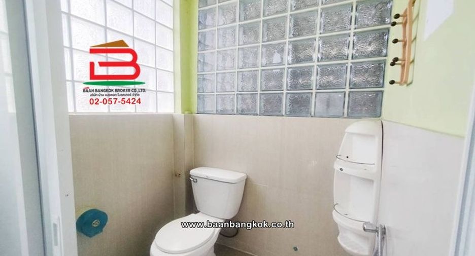Local comercial en alquiler y en venta de 4 habitaciones en Dusit, Bangkok