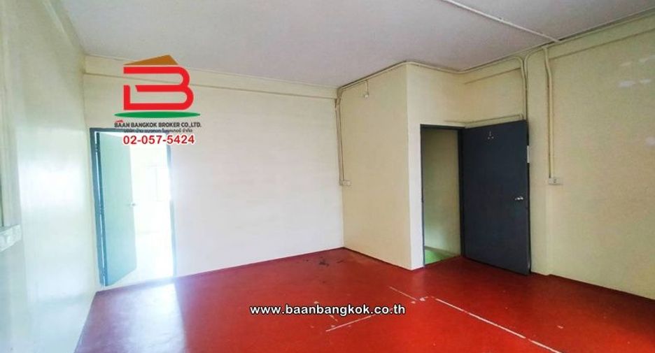 Local comercial en alquiler y en venta de 4 habitaciones en Dusit, Bangkok
