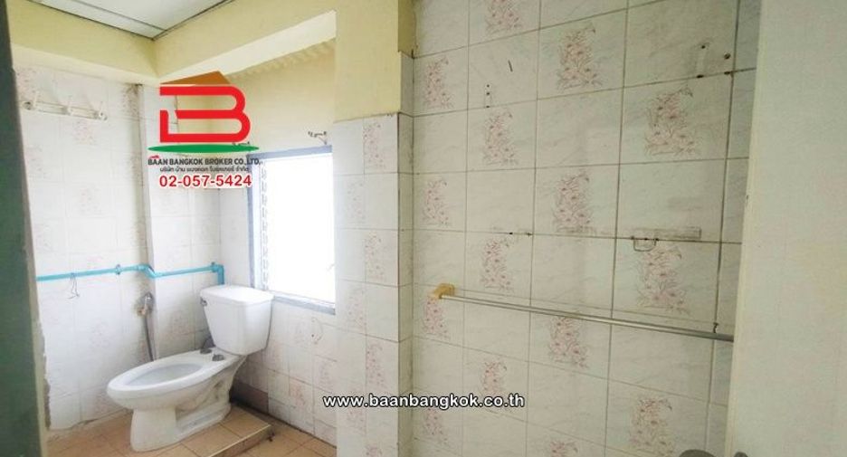 Local comercial en alquiler y en venta de 4 habitaciones en Dusit, Bangkok