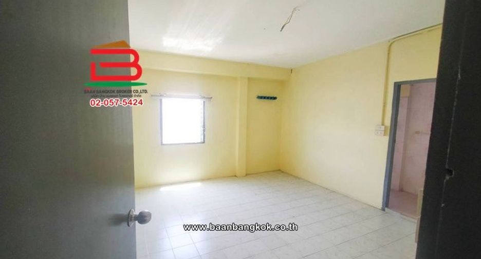 Local comercial en alquiler y en venta de 4 habitaciones en Dusit, Bangkok