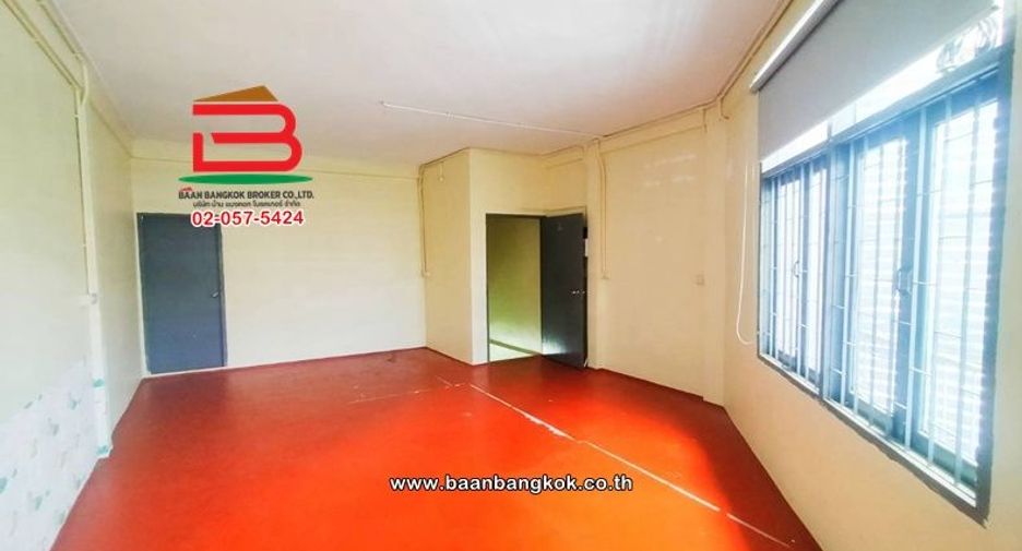 Local comercial en alquiler y en venta de 4 habitaciones en Dusit, Bangkok